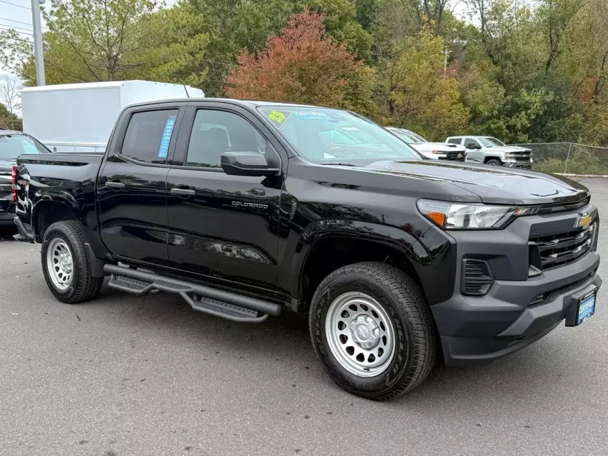2023 Chevrolet Colorado Work Truck photo 1