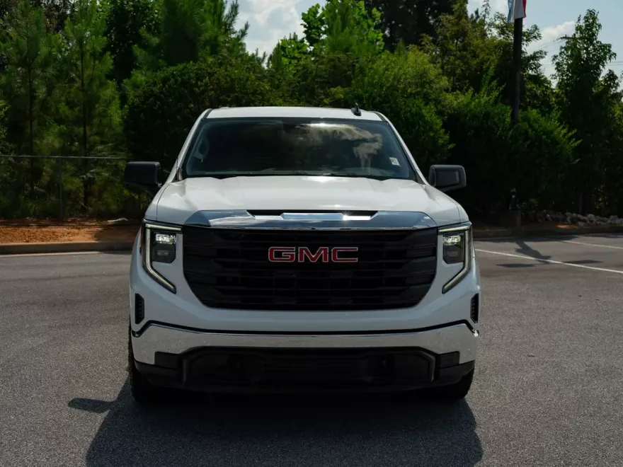 2024 Gmc Sierra Base photo 1