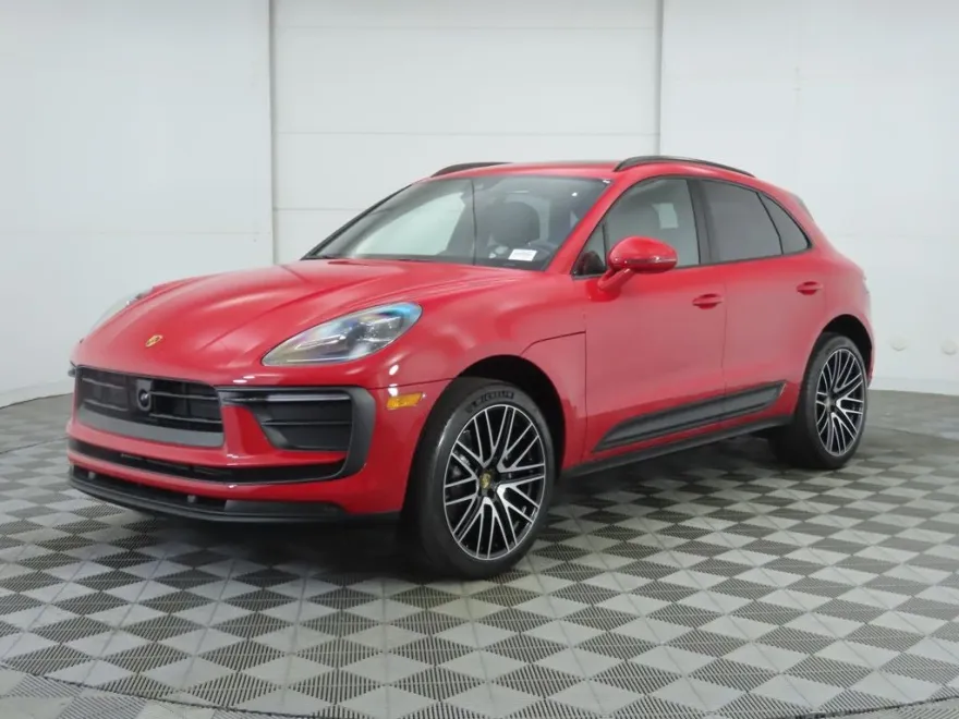 2025 Porsche Macan Base photo 1