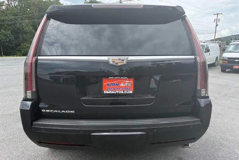 2016 Cadillac Escalade Premium photo 1