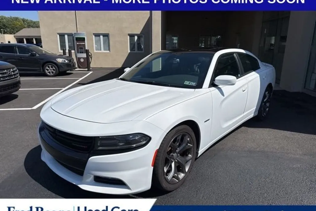 2016 Dodge Charger R/T photo 1