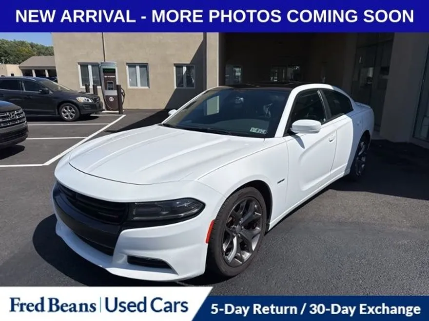 2016 Dodge Charger R/T photo 1