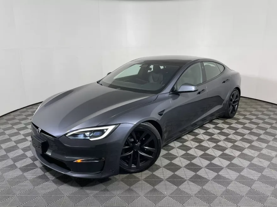 2022 Tesla Model S Plaid photo 1