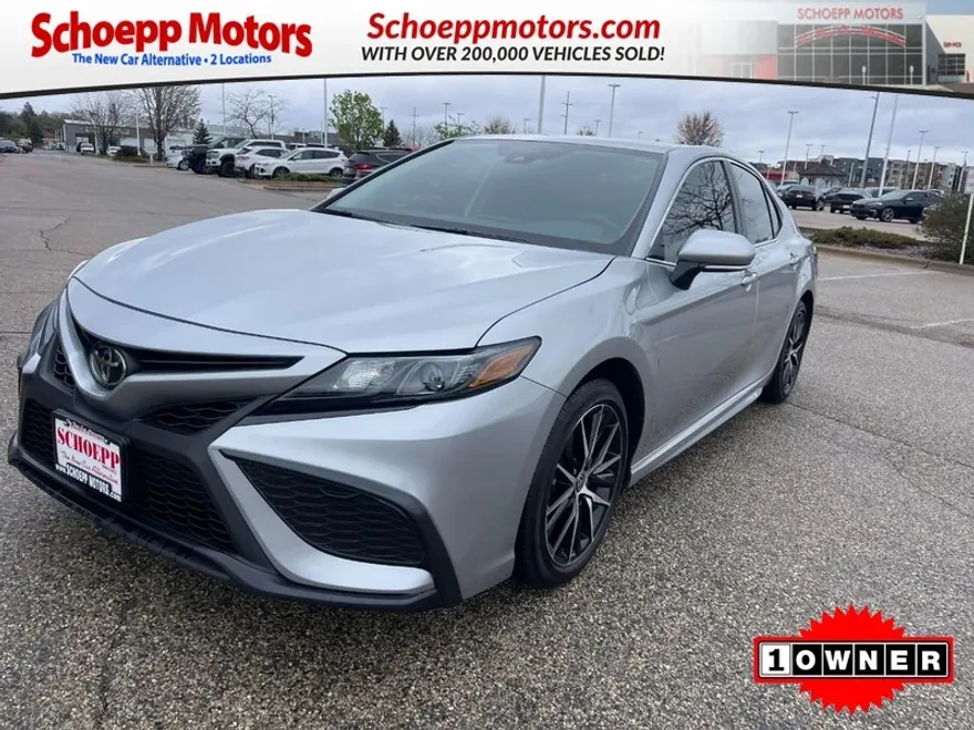 2024 Toyota Camry SE photo 1