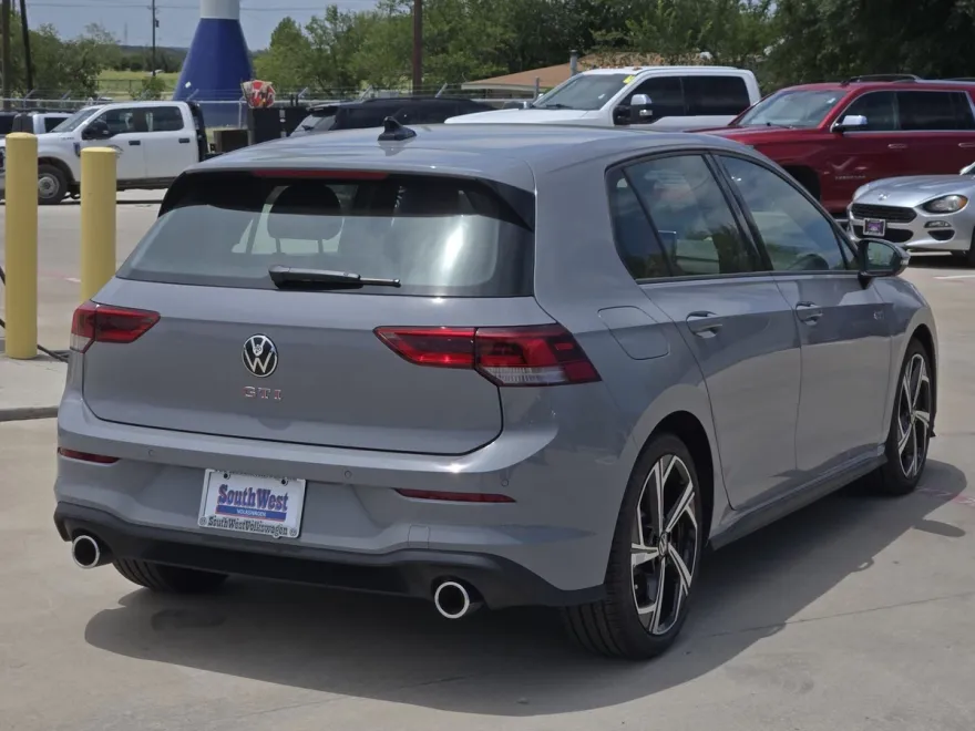 2025 Volkswagen Golf GTI SE photo 1