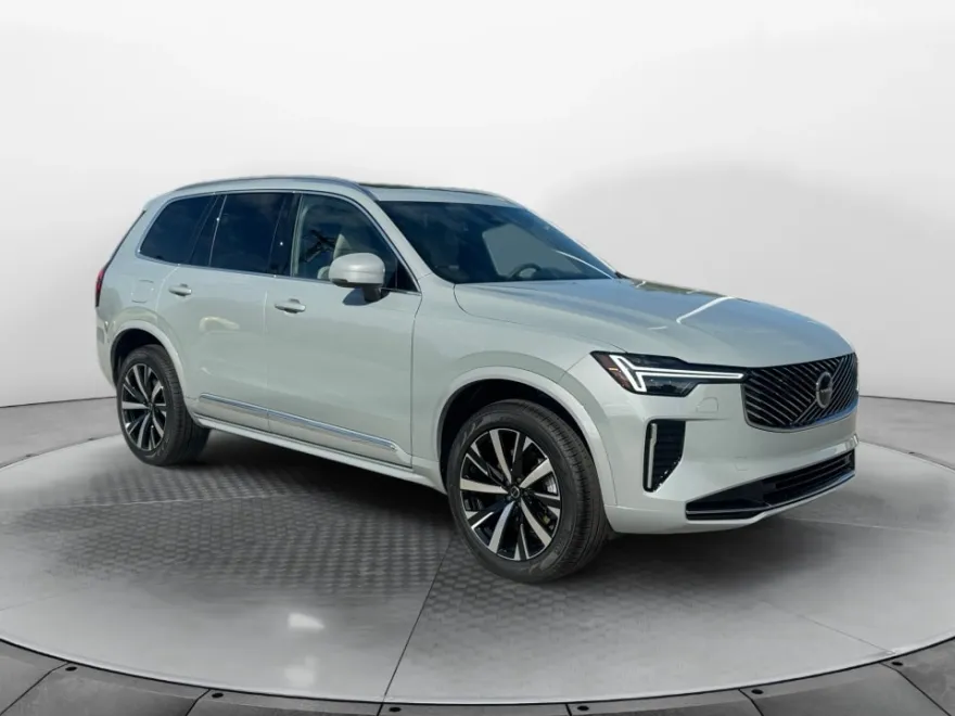 2026 Volvo XC90 Core photo 1