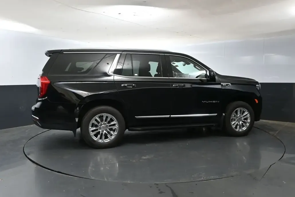 2021 Gmc Yukon SLT photo 1