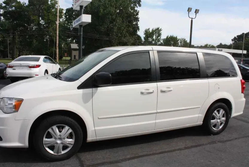 2012 Dodge Grand Caravan SE photo 1