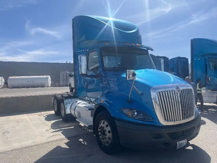 2019 International RH613 RH photo 1