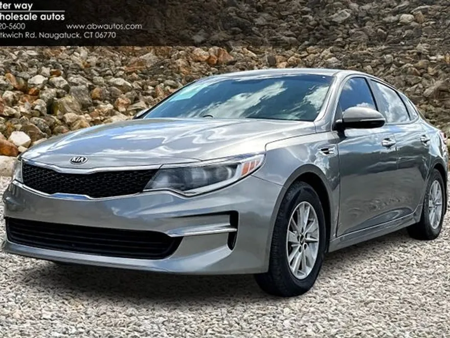 2017 Kia Optima LX photo 1