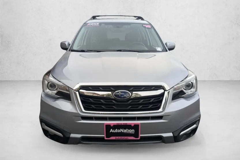 2018 Subaru Forester Touring photo 1
