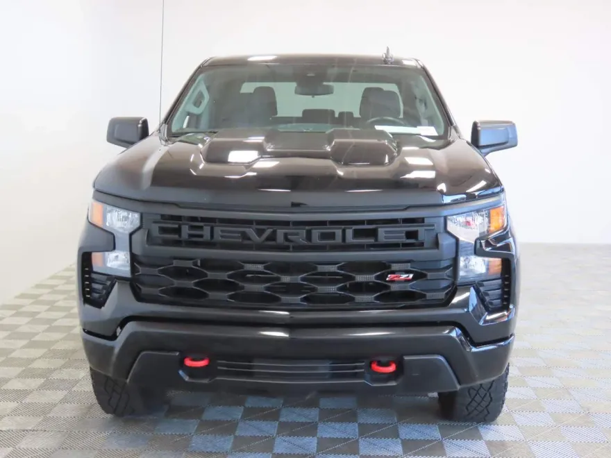 2023 Chevrolet Silverado 1500 Custom Trail Boss photo 1
