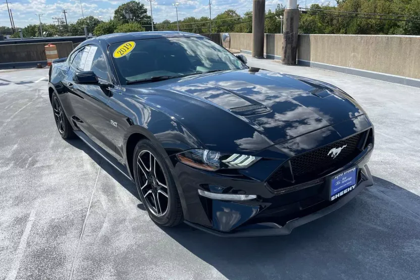 2019 Ford Mustang GT Premium photo 1