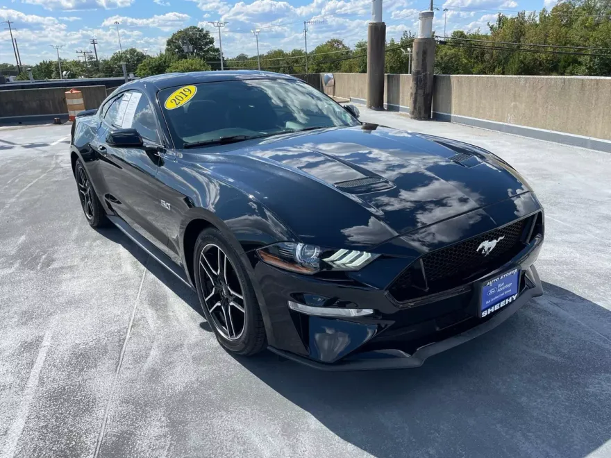 2019 Ford Mustang GT Premium photo 1