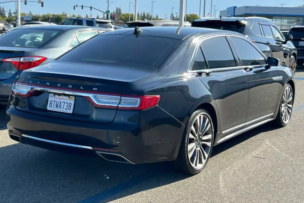 2018 Lincoln Continental Reserve photo 1