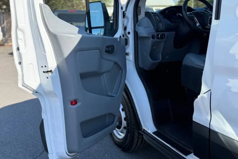 2019 Ford Transit Cargo photo 1