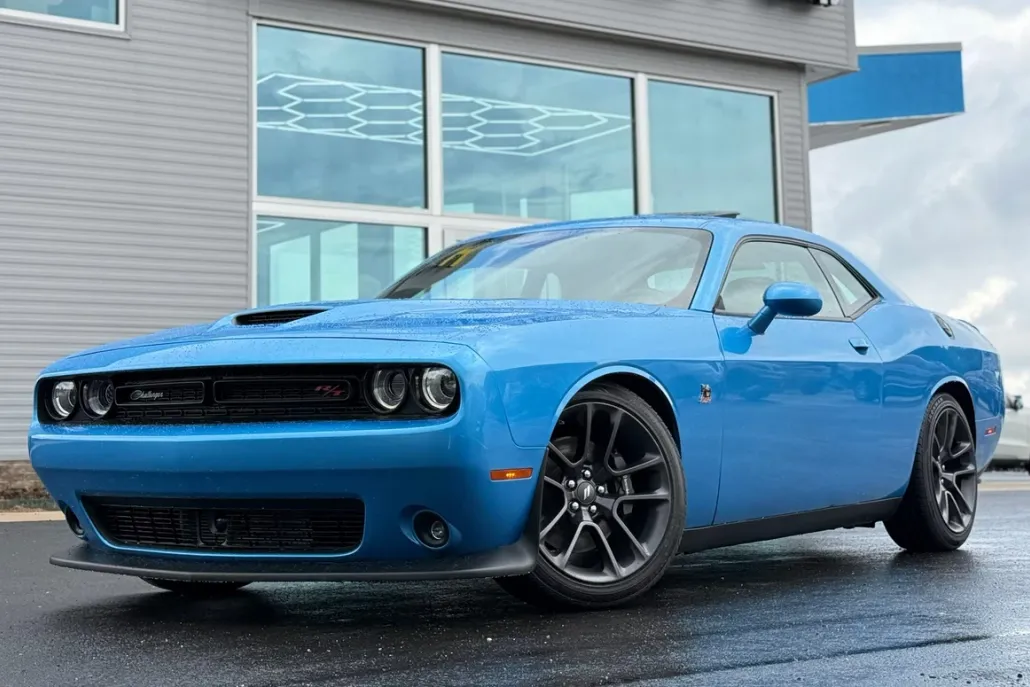 2023 Dodge Challenger R/T Scat Pack photo 1