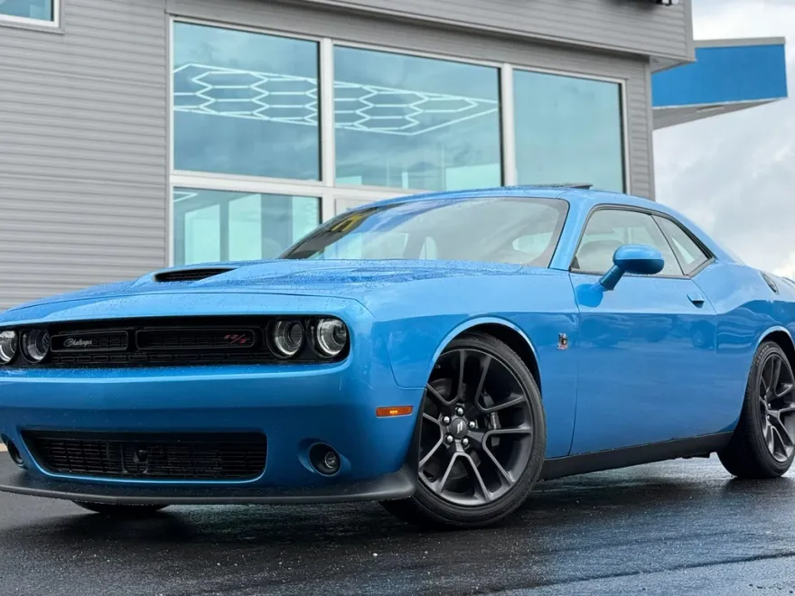 2023 Dodge Challenger R/T Scat Pack photo 1