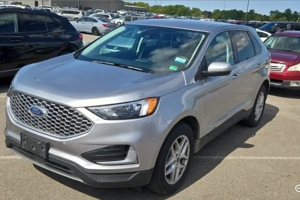 2024 Ford Edge SEL photo 1