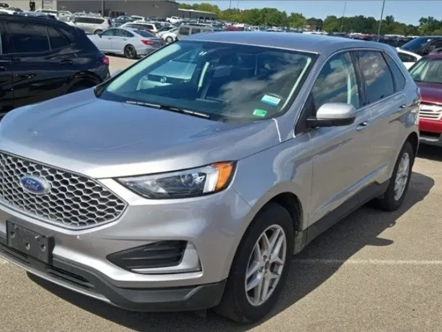 2024 Ford Edge SEL photo 1