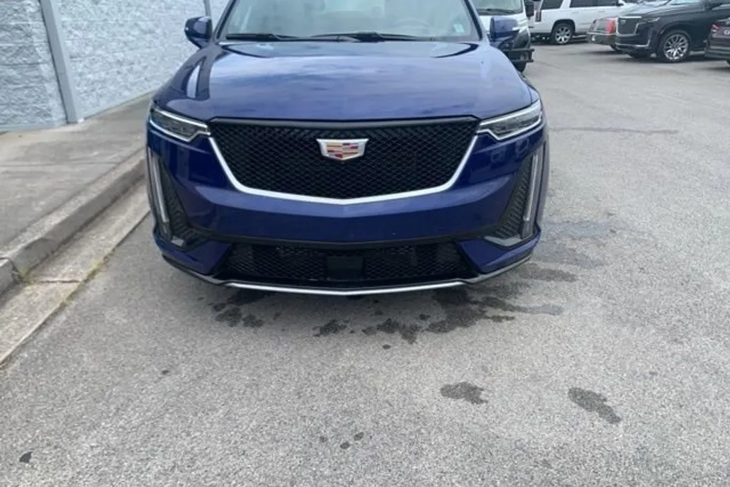 2024 Cadillac XT6 Sport photo 1