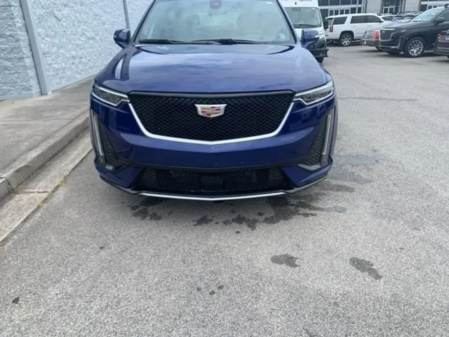 2024 Cadillac XT6 Sport photo 1
