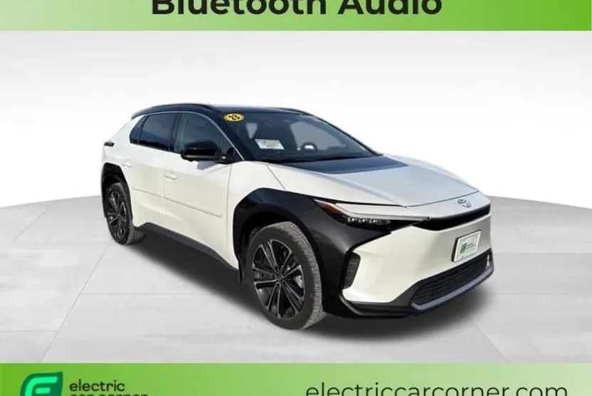 2023 Toyota bZ4X XLE photo 1