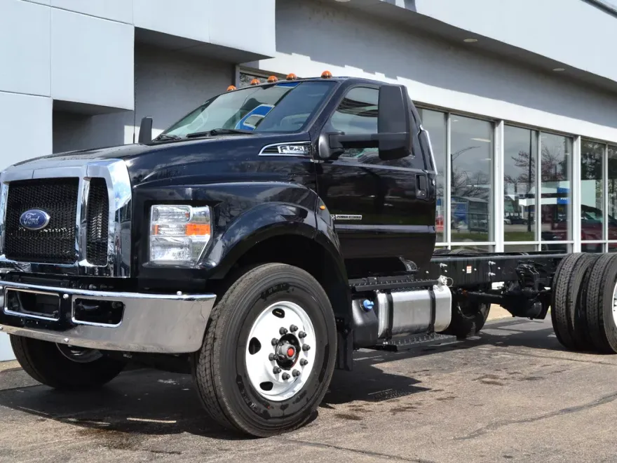 2026 Ford F-750 Regular Cab photo 1