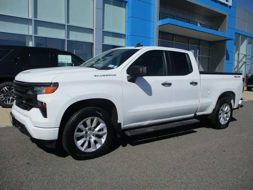 2022 Chevrolet Silverado 1500 Custom photo 1