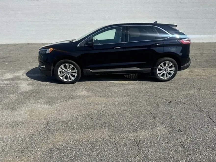 2020 Ford Edge Titanium photo 1