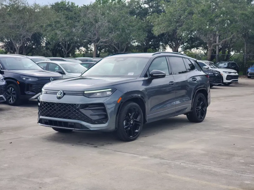 2025 Volkswagen Tiguan SE R-Line Black photo 1