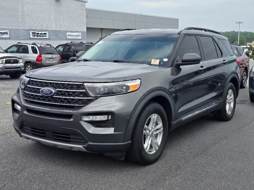 2020 Ford Explorer XLT photo 1