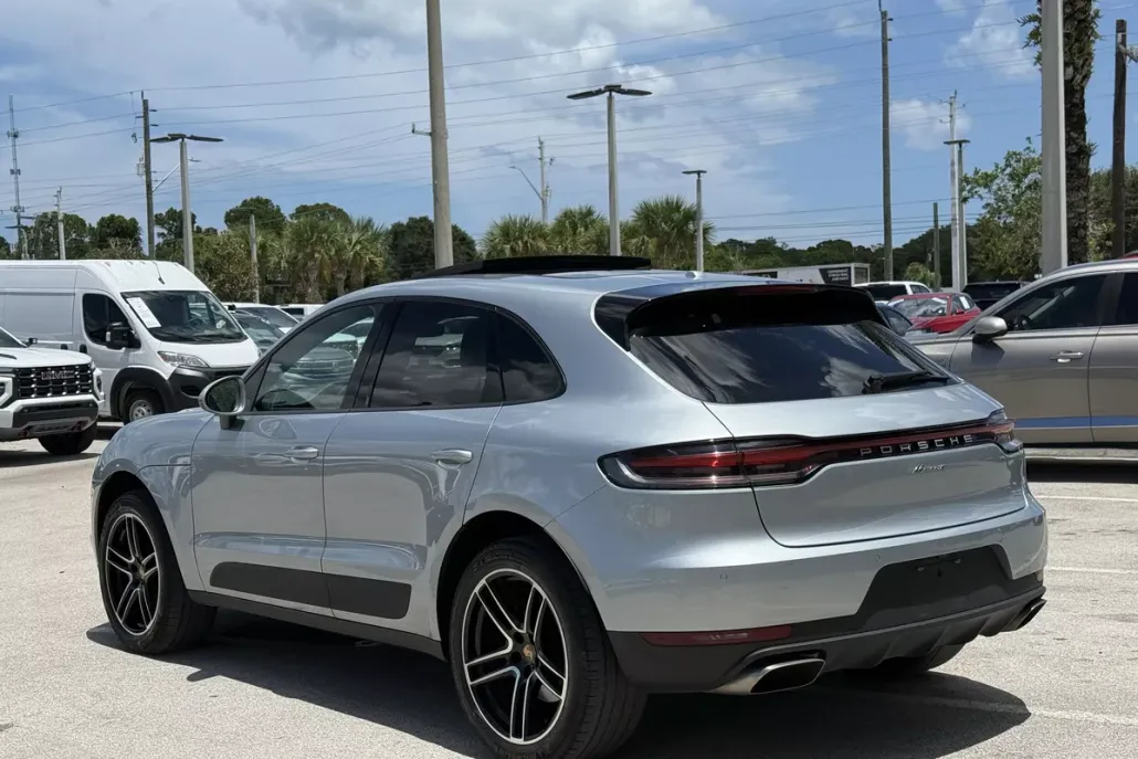 2020 Porsche Macan photo 1