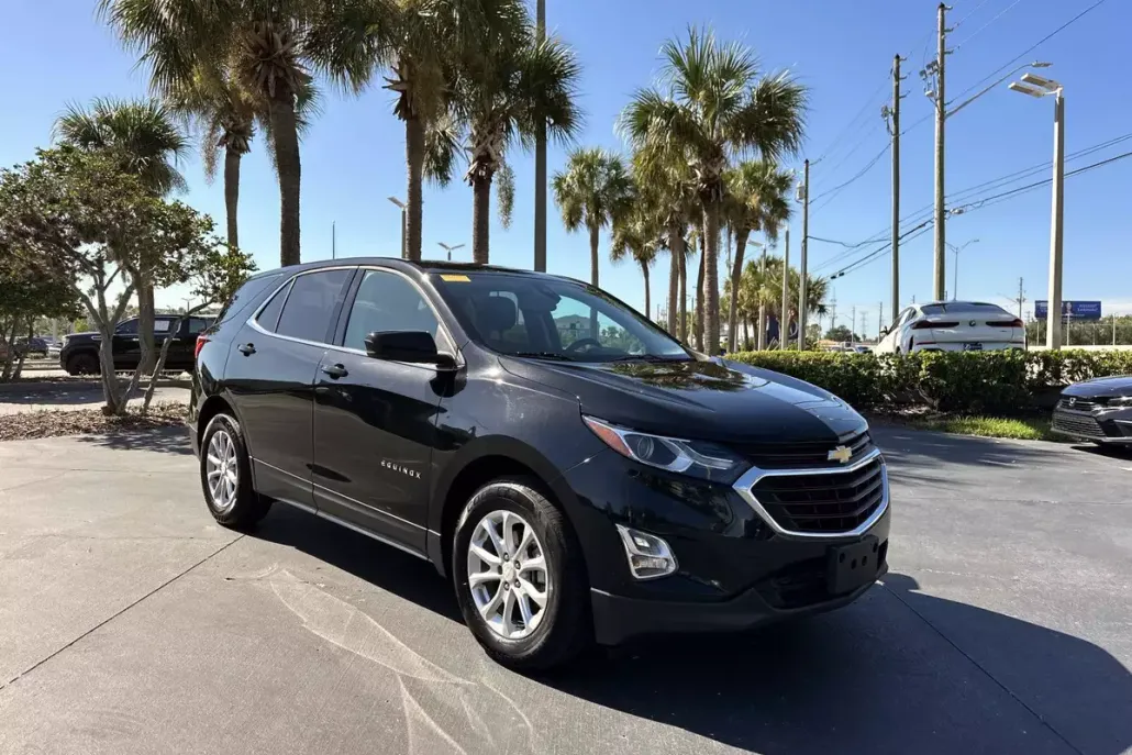 2020 Chevrolet Equinox LT photo 1