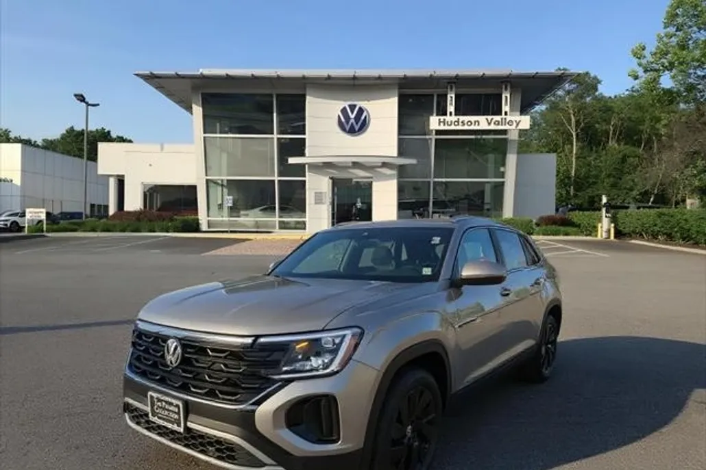 2025 Volkswagen Atlas Cross Sport SE Technology photo 1