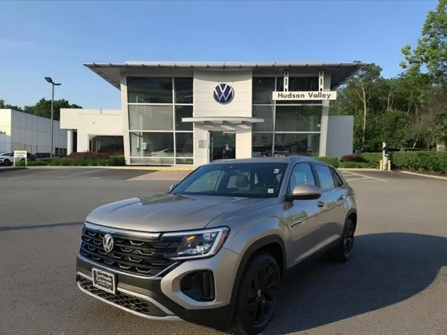2025 Volkswagen Atlas Cross Sport SE Technology photo 1