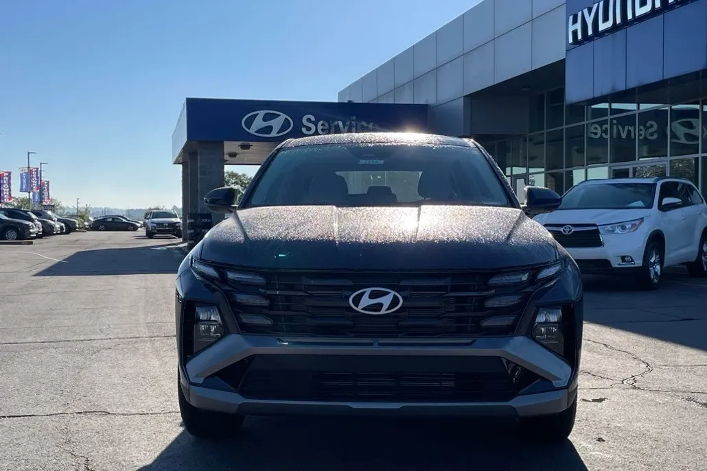 2026 Hyundai Tucson SE photo 1