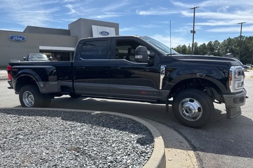 2026 Ford F-350 King Ranch photo 1