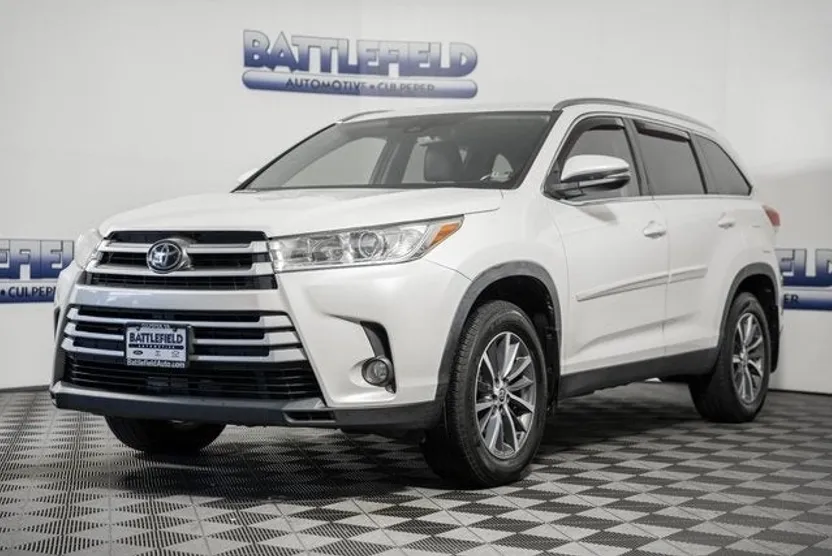 2019 Toyota Highlander XLE photo 1