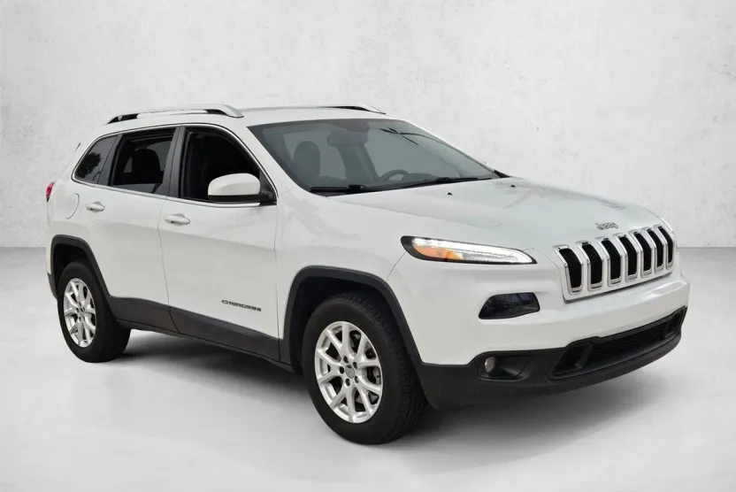 2015 Jeep Cherokee Latitude photo 1