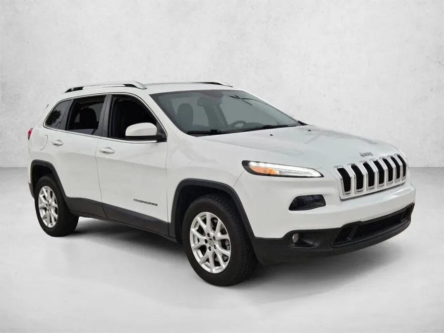 2015 Jeep Cherokee Latitude photo 1