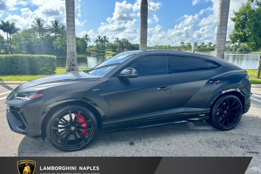 2024 Lamborghini Urus S photo 1