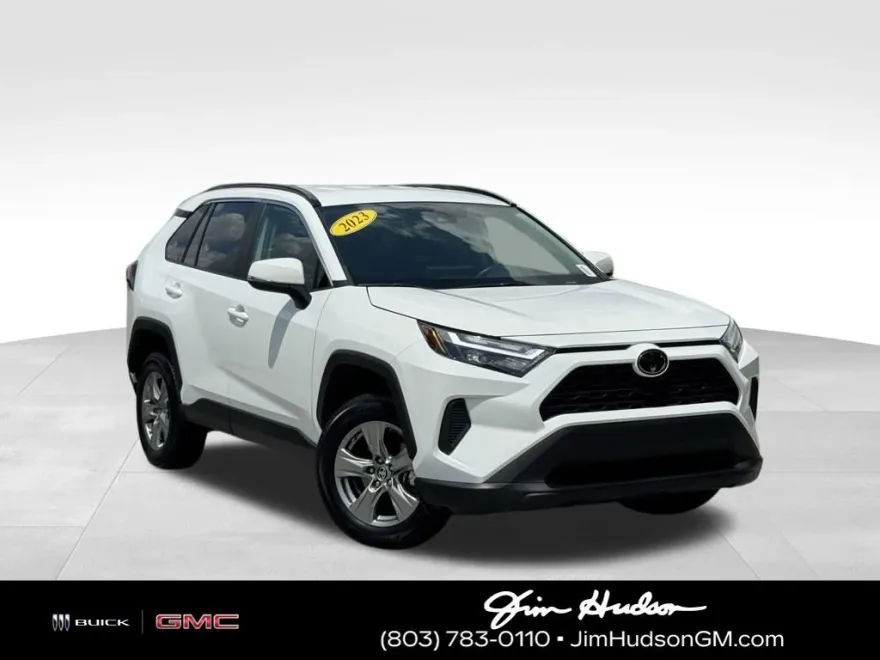 2023 Toyota RAV4 XLE photo 1