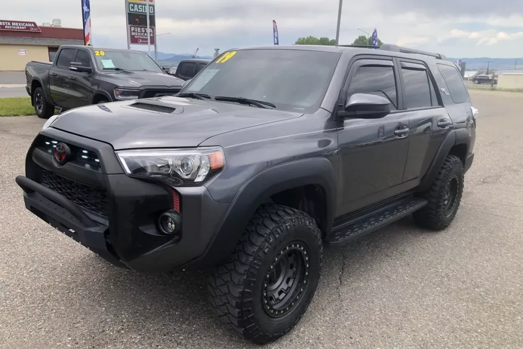 2019 Toyota 4Runner TRD Off-Road Premium photo 1