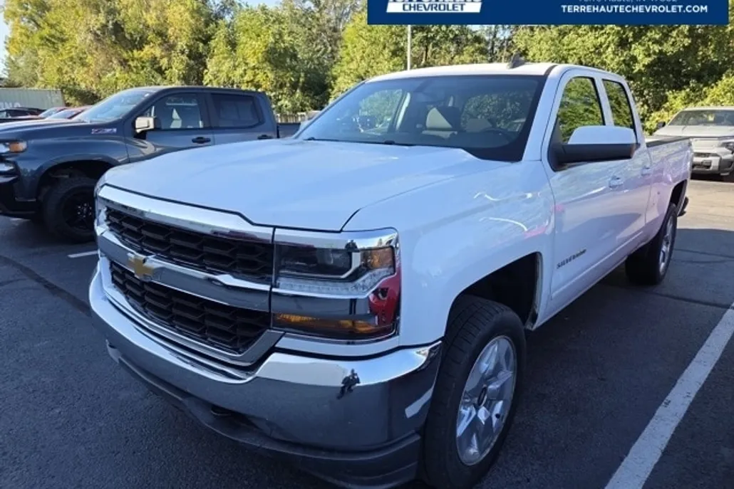 2018 Chevrolet Silverado 1500 LT photo 1