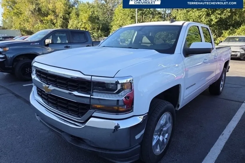 2018 Chevrolet Silverado 1500 LT photo 1