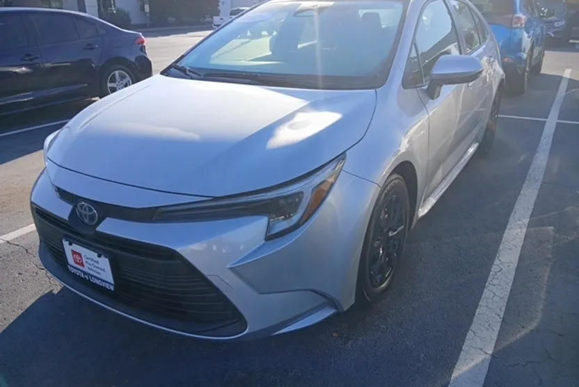 2025 Toyota Corolla Hybrid LE photo 1