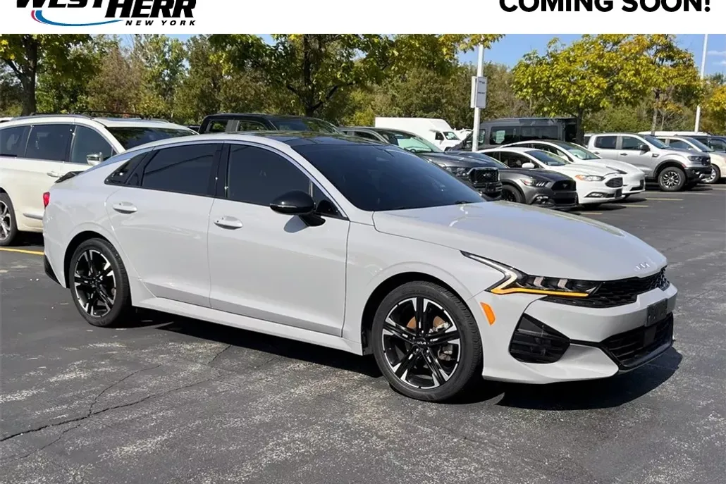 2023 Kia K5 GT-Line photo 1