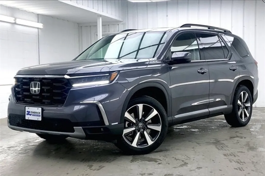 2025 Honda Pilot Touring photo 1