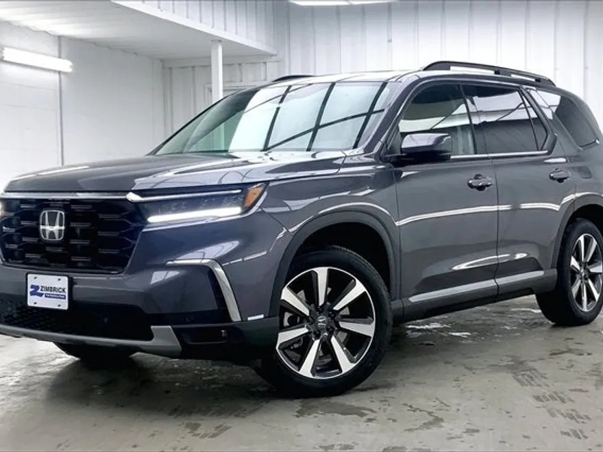 2025 Honda Pilot Touring photo 1